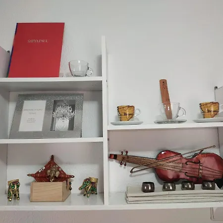 Appartamento An Indian Bollywood Experience - For Families, Couples & Business Trips Siviglia