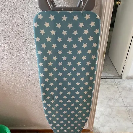An Indian Bollywood Experience - For Families, Couples & Business Trips Appartamento